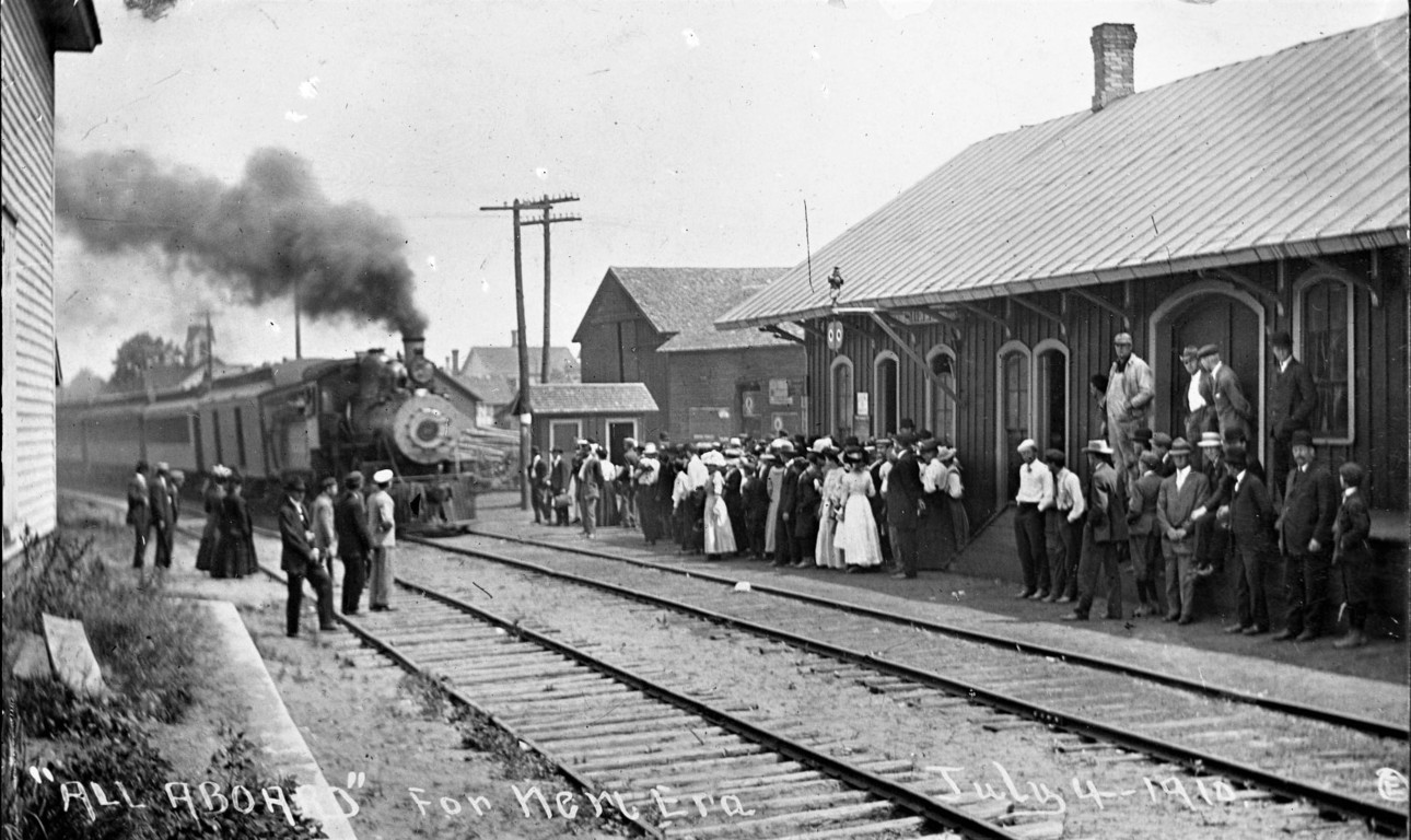 PM Shelby Depot With Train